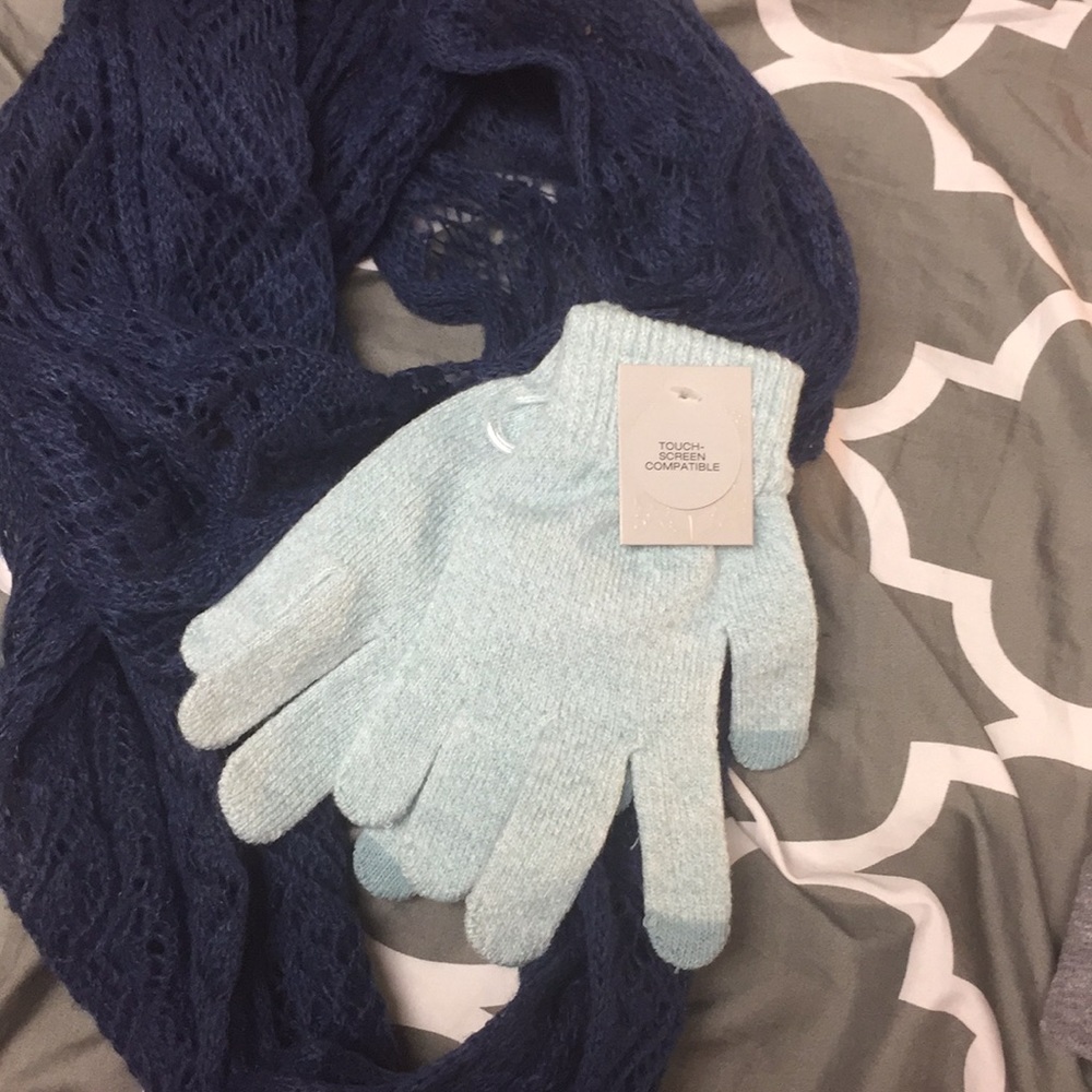Gloves & Scarf: two for one!